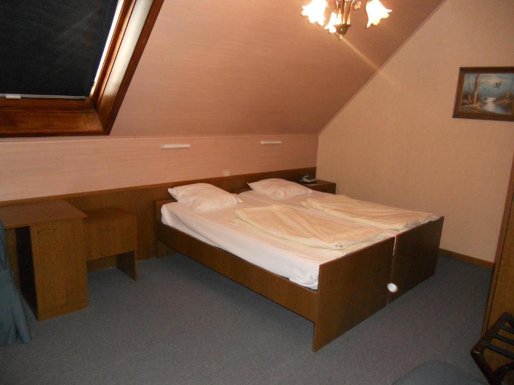 Hotel Ten Putte Gistel Szoba fotó
